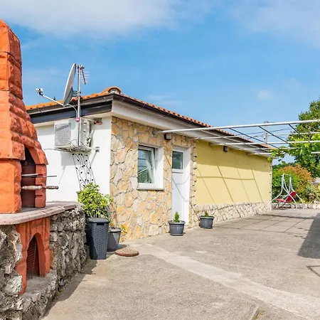 Family Friendly With A Swimming Pool Krasica, Rijeka - 18059 Lejlighed