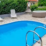 Family-friendly With Swimming Pool Krasica, Rijeka - 18059 Daire Krasica (Primorje-Gorski Kotar)