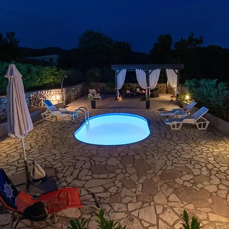 Apartment Family-friendly With Swimming Pool Krasica, Rijeka - 18059 Krasica (Primorje-Gorski Kotar)
